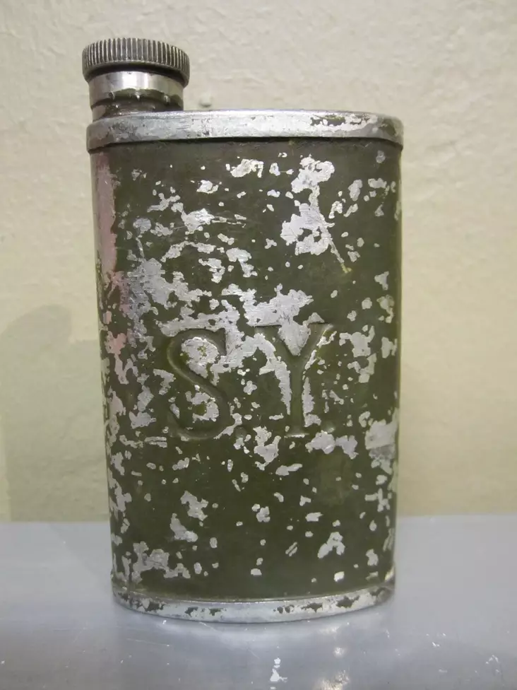 Suojeluskuntainyliesikunta aseöljypullo - Keräily ja reenactment - 5601 - 1